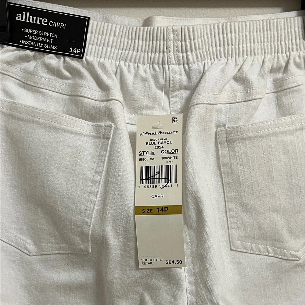 Alfred Dunner Blue Bayou White Capris with Embroidered Detail Elastic Waist 14P - Picture 13 of 14